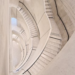 Stufenmarkierungen und -profile