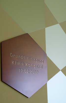 Tafel Grundsteinlegung Detail Koenigshof Krefeld