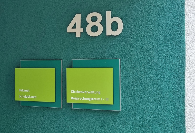 Haus der Evangelischen Kirche 8