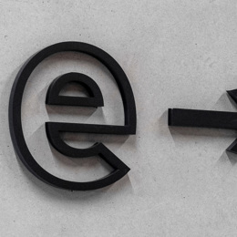 THU Ulm Innen E Symbol Detail