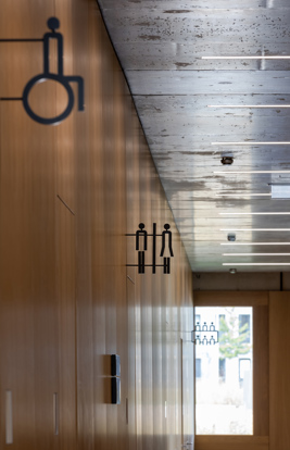 THU Ulm Innen Flur Piktos