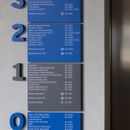 THU Ulm Innen Aufzug 5 Etagenuebersicht