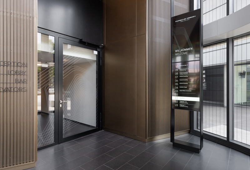 ★ Porsche Design Tower 18