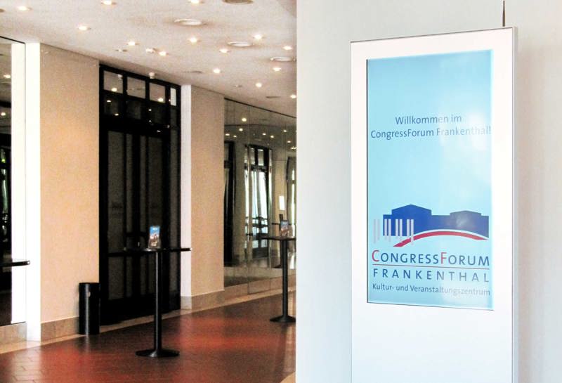 Medienstele Victoria QMAD Slide 3