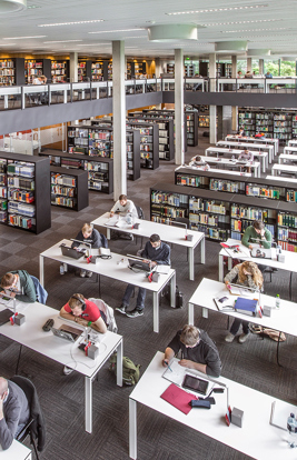 Foto TIBC. Bierwagen Grosser Lesesaal Innen