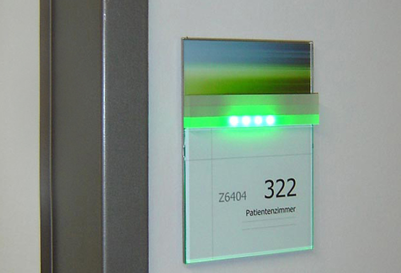 Türschild mit LED Wechselanzeige QTEB Slide 4