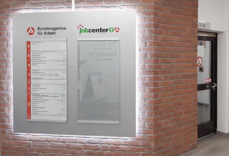 Übersichten Glas wandmontiert TNU Slide 1