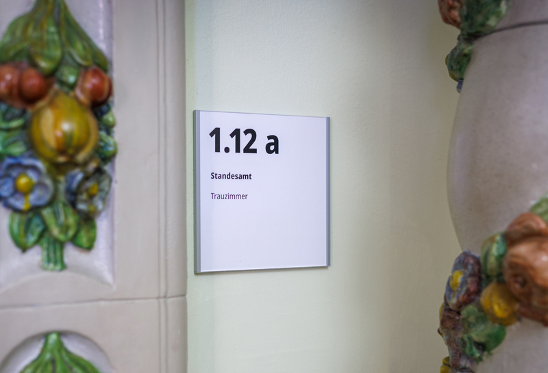 Rathaus und Palais Prinz Carl 16