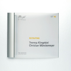 Türschild mit Faltfeder STF