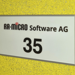 Stellplatzschilder wandmontiert