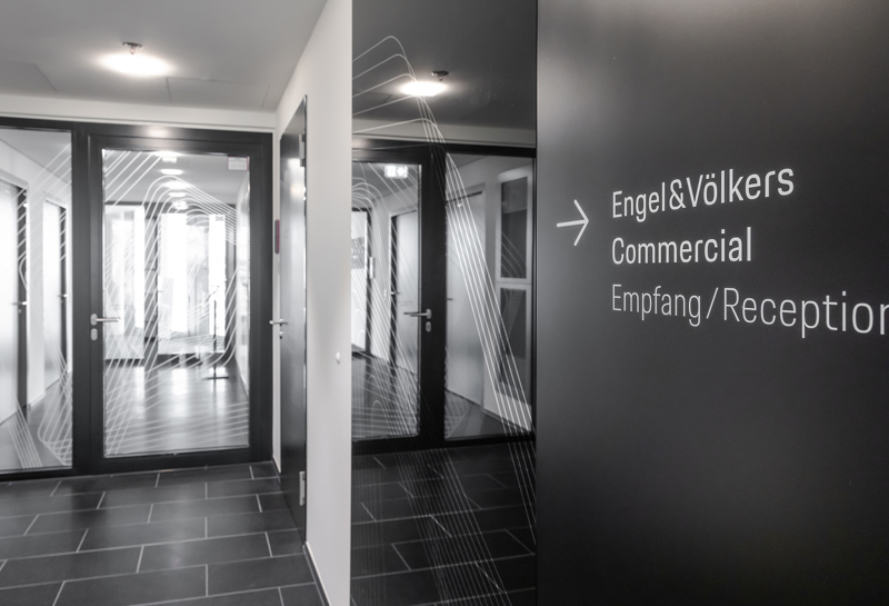 ★ Porsche Design Tower 4