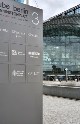 N Cube Ausschnitt Stele