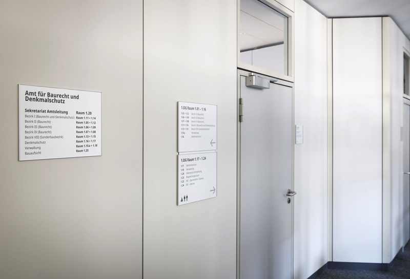 Rathaus und Palais Prinz Carl 17