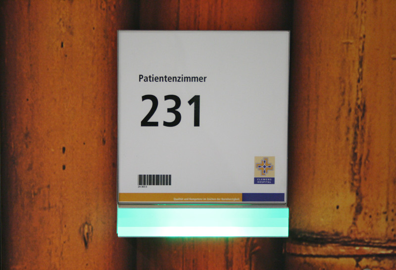 Türschild mit LED Wechselanzeige QTEB Slide 2