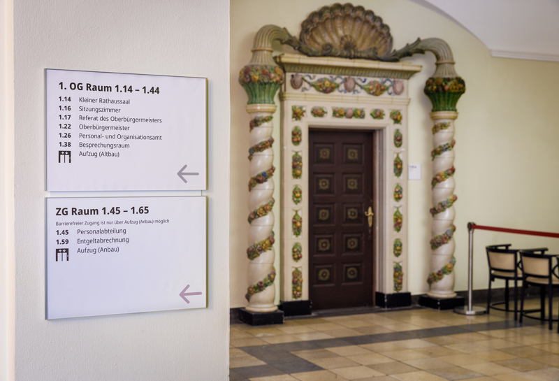 Rathaus und Palais Prinz Carl 4