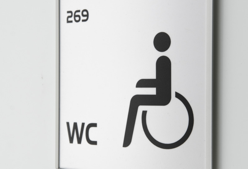 system sieben Türschild aus Aluminium Slide 0