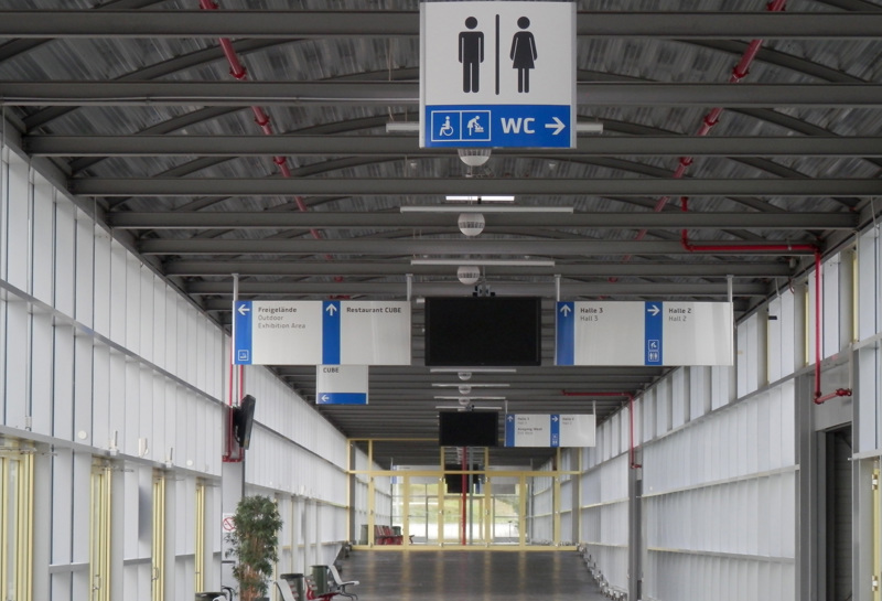 Wegweiser deckenmontiert SD Slide 2