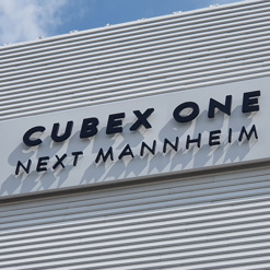 beleuchtete Schriftzüge