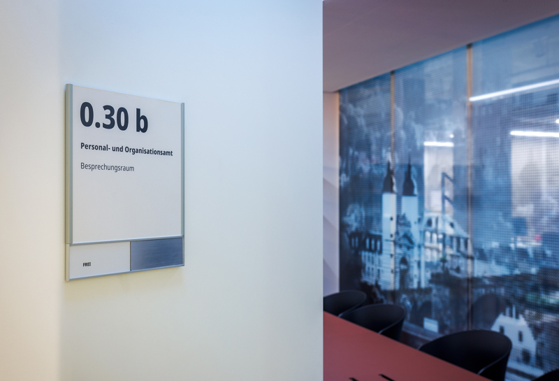 Rathaus und Palais Prinz Carl 18