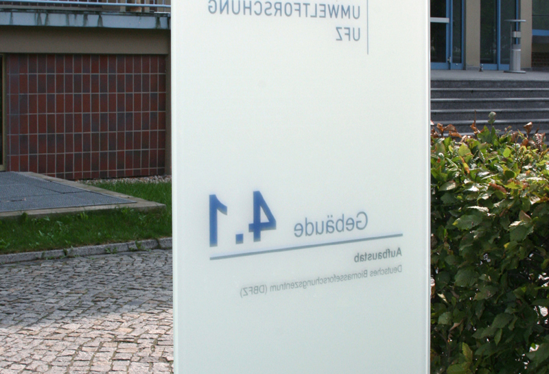 Stelen aus Glas TA Slide 6